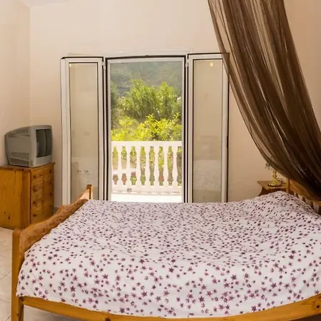 Appartement 2 Bed House With Mountain View
